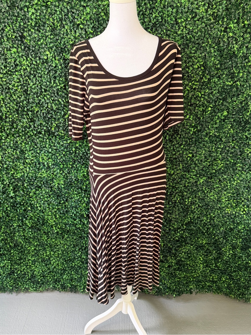 LuLaRoe black and Cream Striped Scoop Midi Dress - legging stretchy soft fabric